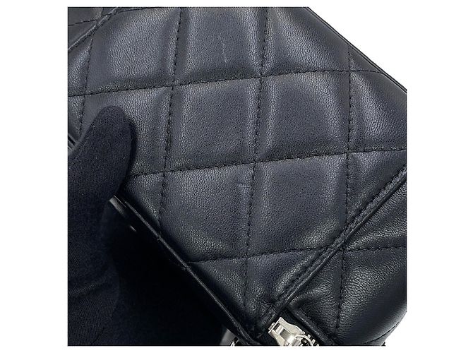 Borsa a tracolla con catena Chanel Matelassé Nero - vista 9