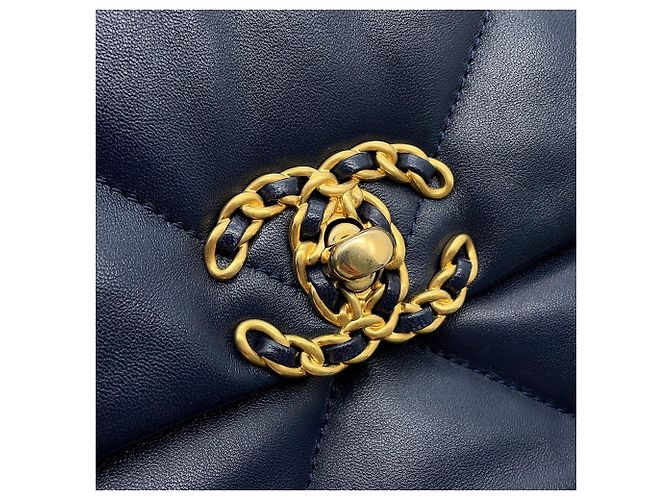 Chanel Schultertasche mit Kette CHANEL19 Marineblau - Ansicht 13