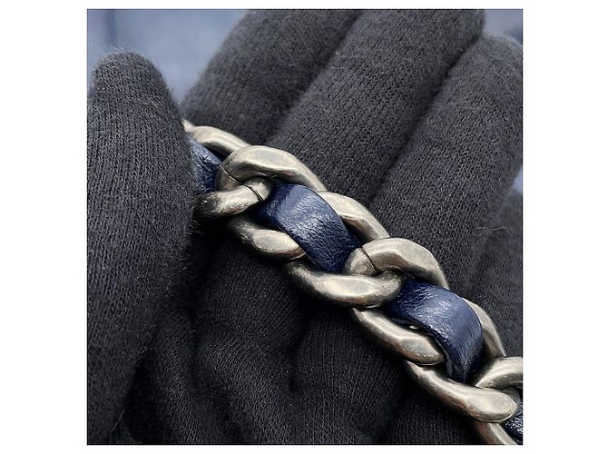 Chanel Schultertasche mit Kette CHANEL19 Marineblau - Ansicht 15