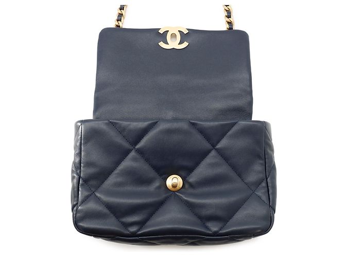 Chanel Schultertasche mit Kette CHANEL19 Marineblau - Ansicht 5
