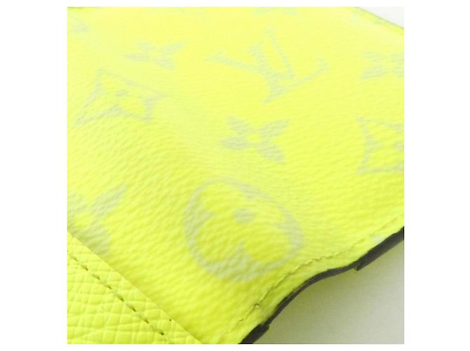 Louis Vuitton Taiga Rama Organizer de Poche Amarillo - vista 3
