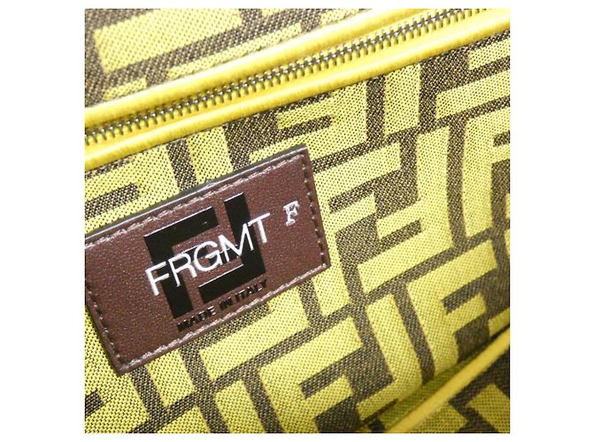 Borsa a spalla Fendi Baguette 8BR600 AR1Y Giallo - vista 7