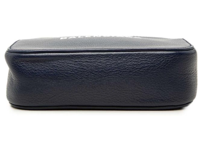 Borsa Everyday Camera XS in pelle blu Balenciaga Blu navy - vista 3