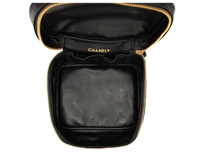 Borsa Vanity Chanel in pelle d'agnello matelassé nera con logo CC Nero - vista 4