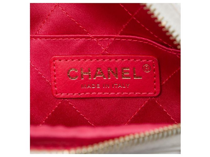 Clutch Chanel White CC em pele de cordeiro acolchoada diamante com corrente Branco - vista 5