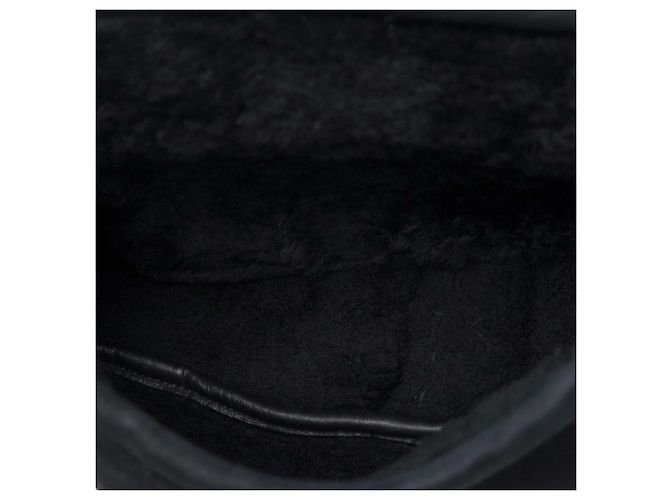 Chanel Reissue 2.55 Flap en daim noir avec garniture en peau retournée - vue 4