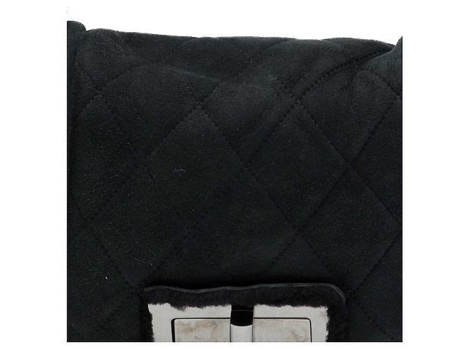 Chanel Reissue 2.55 Flap en daim noir avec garniture en peau retournée - vue 6