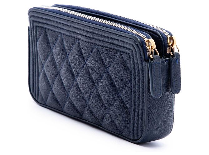 Portafoglio Chanel Boy Double Zip On Chain in pelle caviar matelassé blu Blu navy - vista 2