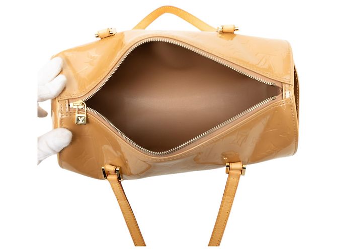 Louis Vuitton Beige Monogram Vernis Bedford - vista 4