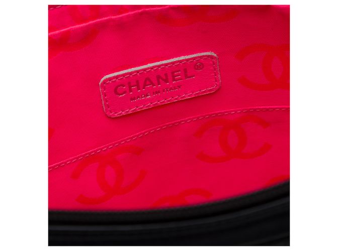 Chanel Black Large Quilted Lambskin Cambon Ligne Crossbody Nero - vista 5