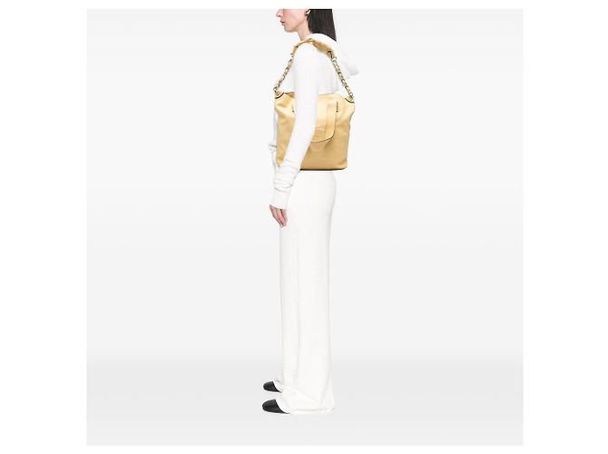 Chanel Yellow CC Lambskin Edgy North South Tote Giallo - vista 6