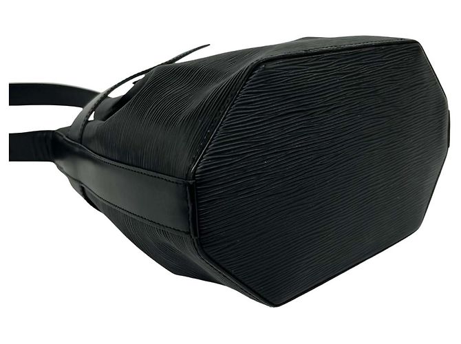 Louis Vuitton Black Epi Sac D Epaule GM Nero - vista 8