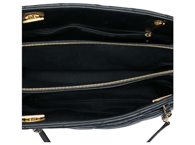 Borsa Soft Tote Chanel Black CC Quilted Caviar Nero - vista 4