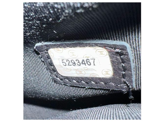 Chanel Handtasche aus schwarzem Leder - Ansicht 13