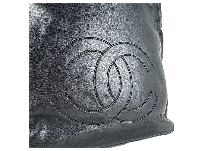 Chanel Handtasche aus schwarzem Leder - Ansicht 9