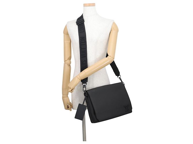 Bolso de hombro Louis Vuitton de piel granulada negra Negro - vista 4