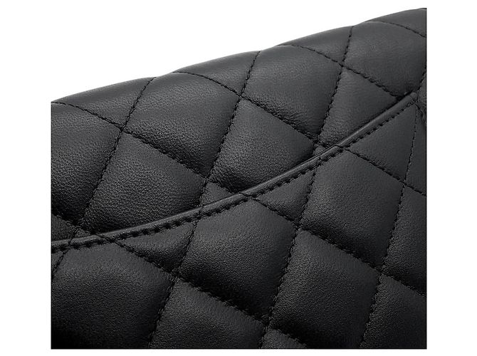 Portefeuille à chaîne Chanel Classic Matelassé Noir - vue 9