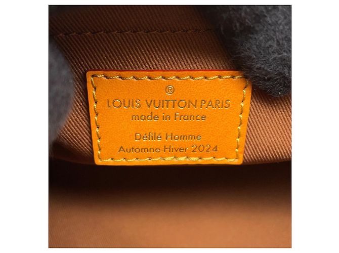 Louis Vuitton Monogram Dust Keepall Bandoulière 25 Marrone - vista 16