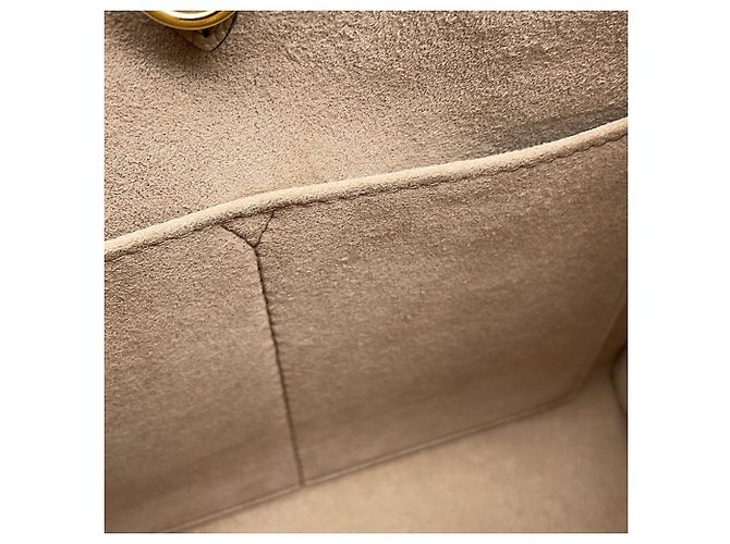 Bolso Louis Vuitton Monogram Empreinte OnTheGo PM Gris - vista 8