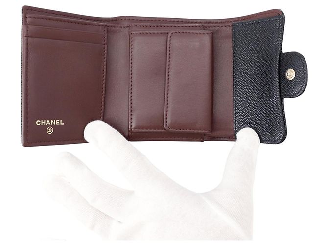 Cartera Chanel Matelassé Tri-fold Negro - vista 4