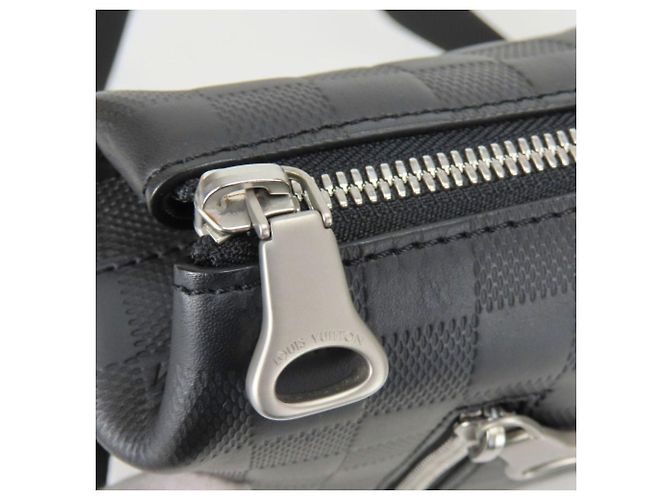 Louis Vuitton Discovery Messenger PM N42415 Nero - vista 13