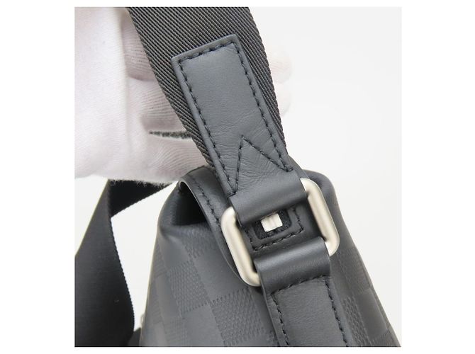 Louis Vuitton Discovery Messenger PM N42415 Nero - vista 23