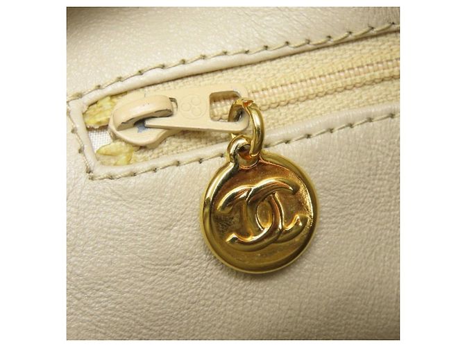Borsa a tracolla Chanel in vitello grana Beige Gold D'oro - vista 22