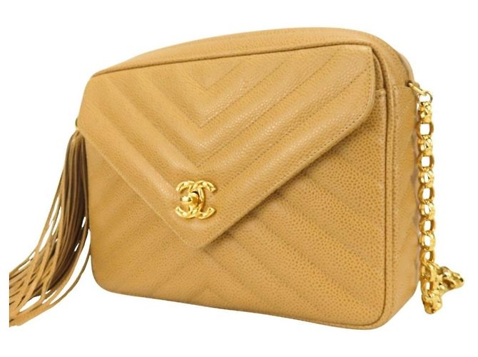 Borsa a tracolla Chanel in vitello grana Beige Gold D'oro - vista 3