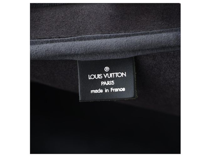 Borsa Boston Louis Vuitton in pelle Taiga Nero - vista 16