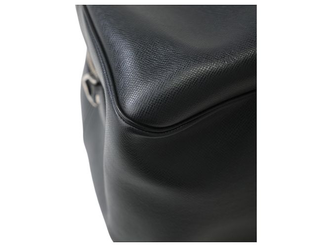 Borsa Boston Louis Vuitton in pelle Taiga Nero - vista 7