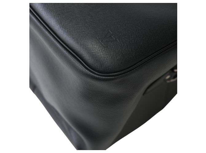 Borsa Boston Louis Vuitton in pelle Taiga Nero - vista 9