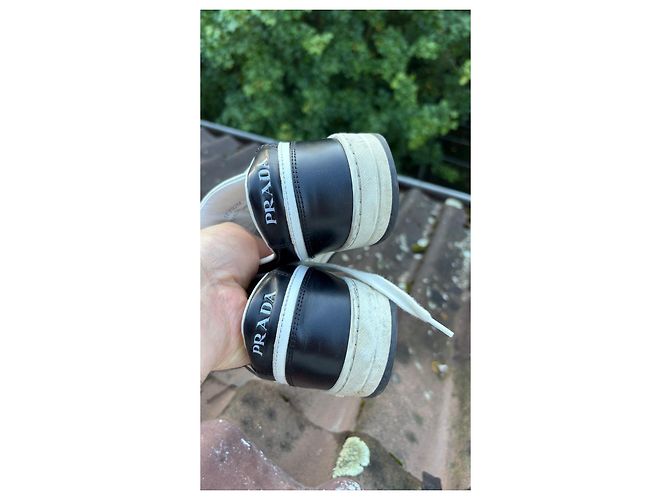Prada Sneakers Schwarz Weiß Leder - Ansicht 2