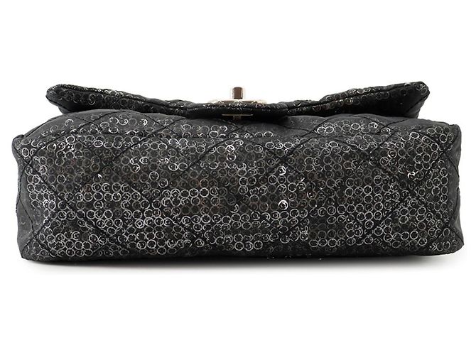 Timeless Borsa a tracolla Chanel Matelassé con catena nera Nero - vista 3