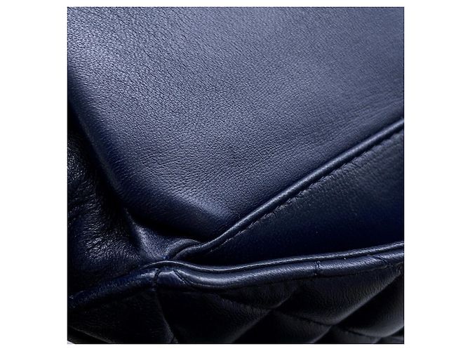 Mochila de cordón Chanel Matelassé en piel de cordero Azul marino - vista 9
