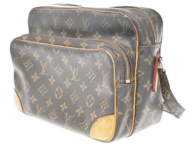 Louis Vuitton Nil Messenger Monogram Canvas 28 Marrone - vista 3