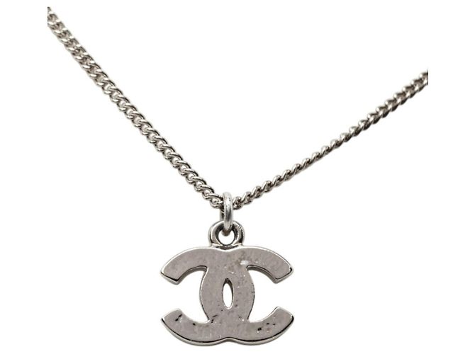 Collana con pendente a catena Chanel Coco Mark Argento - vista 3