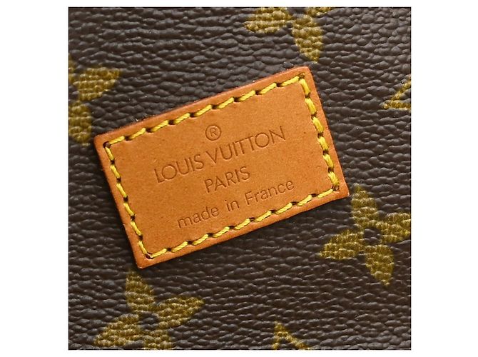 Louis Vuitton Saumur Monogram 30 Marrone - vista 4