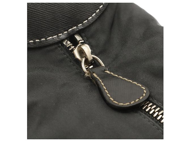Bolsa de Ombro Prada Triangle Logo Preto - vista 7