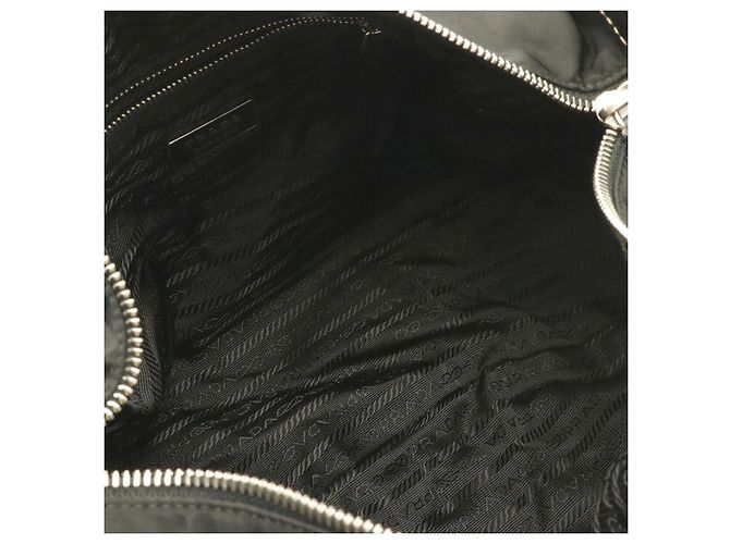 Bolsa de Ombro Prada Triangle Logo Preto - vista 8