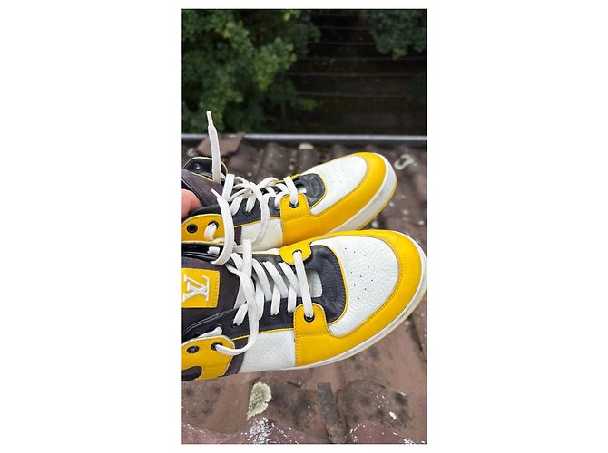 Louis Vuitton Sneakers Giallo Bianco Pelle Nero - vista 14