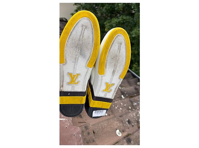 Louis Vuitton Sneakers Giallo Bianco Pelle Nero - vista 4