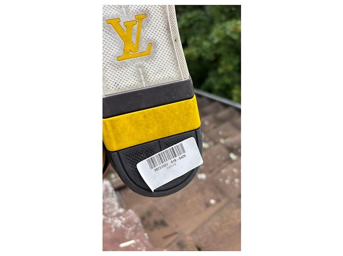 Louis Vuitton Sneakers Giallo Bianco Pelle Nero - vista 5