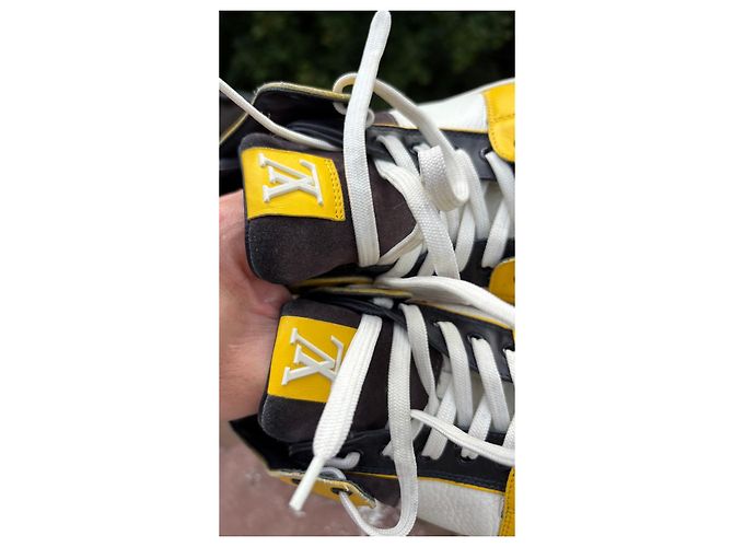 Louis Vuitton Sneakers Giallo Bianco Pelle Nero - vista 6