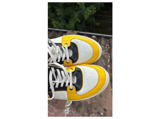 Louis Vuitton Sneakers Giallo Bianco Pelle Nero - vista 7