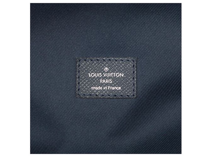 Zaino Louis Vuitton Taiga Discovery Blu navy - vista 5