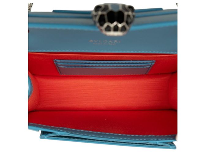 Bulgari Borsa a tracolla con catena Bvlgari Serpenti Forever Blu - vista 4