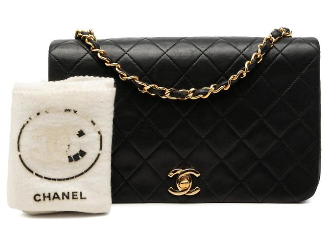 Borsa a tracolla Chanel Matelassé 23 Coco Mark Chain Nero - vista 7