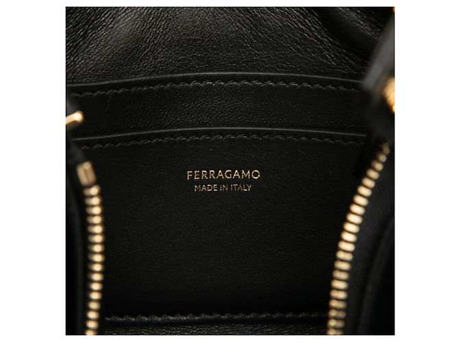 Borsa a tracolla mini con catena Salvatore Ferragamo Vara Ribbon Nero - vista 5