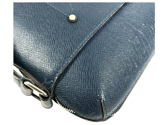 Borsa Louis Vuitton Taiga Grigori Messenger PM Blu navy - vista 11