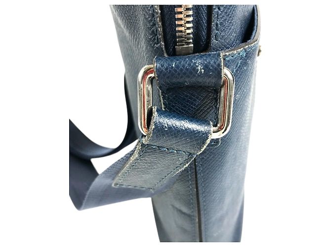 Borsa Louis Vuitton Taiga Grigori Messenger PM Blu navy - vista 15